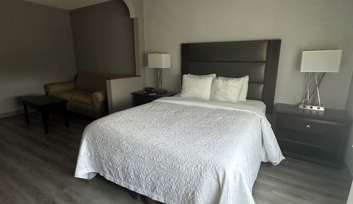 King Size Suite, 1 King Bed with Sofa bed