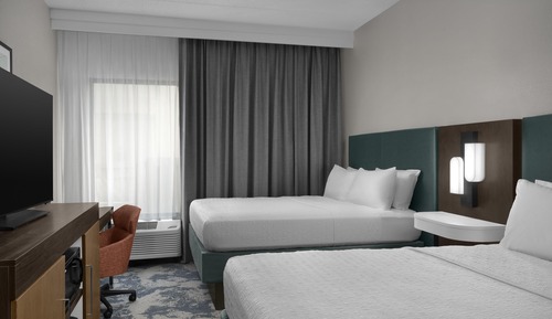 Room, 2 Queen Beds, Accessible, Bathtub