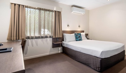 Deluxe Room, 1 Queen Bed