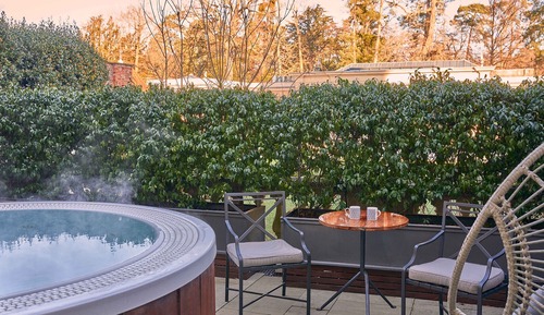 Club Room, Hot Tub (Terrace)