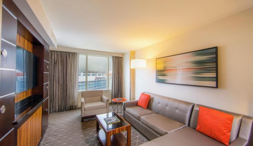 Executive Suite, 1 King Bed, Executive Lounge Access