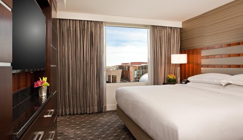 Executive Suite, 1 King Bed, Accessible