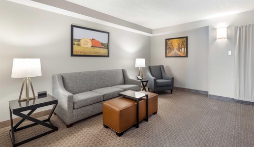 Suite, Multiple Beds, Accessible (Sofa Sleeper, Tub, 2 Rooms)