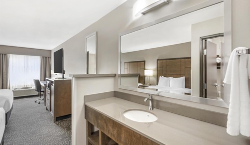 Standard Room, 2 Queen Beds, Non Smoking, Refrigerator & Microwave (with Sofabed)