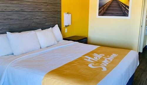 Room, 1 King Bed, Accessible, Non Smoking (Mobility)