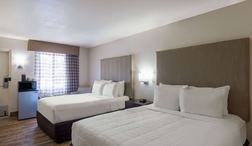 Standard Room, 2 Queen Beds, Non Smoking, Ground Floor