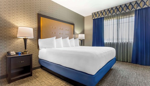 Suite, 1 King Bed, Non Smoking, Fireplace (with Single Sofabed)