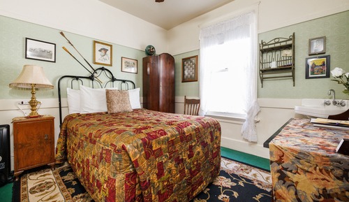 Standard Room, 1 Double Bed, Shared Bathroom