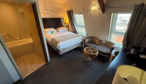 Standard Room, 1 King Bed