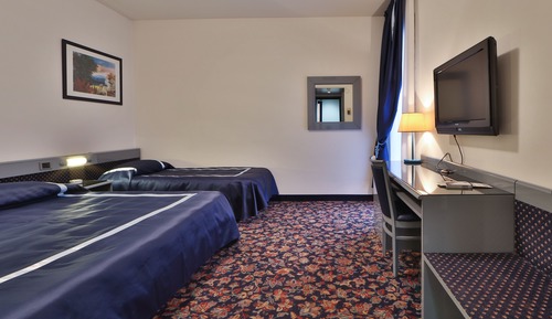Economy Triple Room