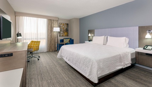 Premium Room, 1 King Bed (Extra Amenities)