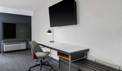 Room, Multiple Beds, Hearing Accessible (Accessible Bathtub)