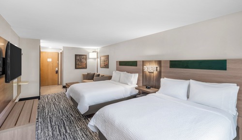 Suite, 2 Queen Beds, Lake View (Additional Living Area)