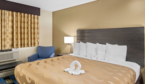 Standard Room, 1 King Bed, Jetted Tub