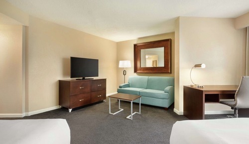 Room, 2 Queen Beds, Non Smoking, Corner