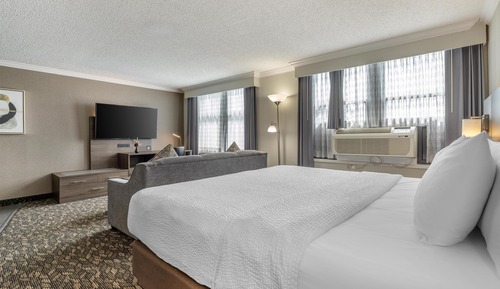 Suite, 1 King Bed, Non Smoking, Kitchenette