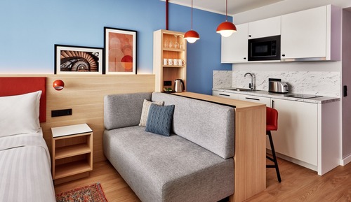 Studio, 1 Queen Bed, Kitchen