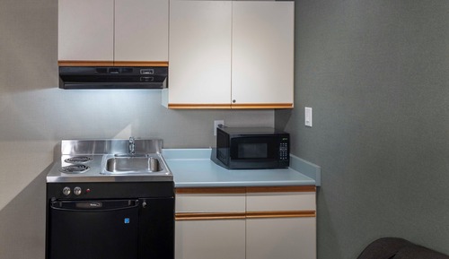 Two Queen Kitchenette