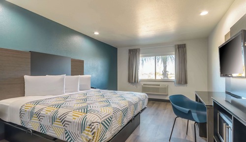 Standard Suite, 1 King Bed, Accessible, Non Smoking