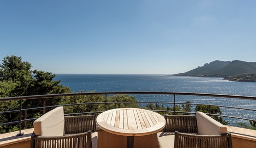 Suite, 1 King Bed, Terrace, Sea View (Hillside)