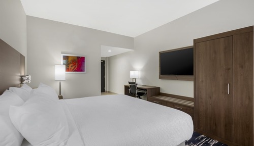 Standard Room, 1 King Bed, Accessible, Non Smoking
