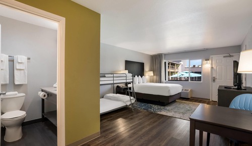Standard Room, Multiple Beds, Non Smoking