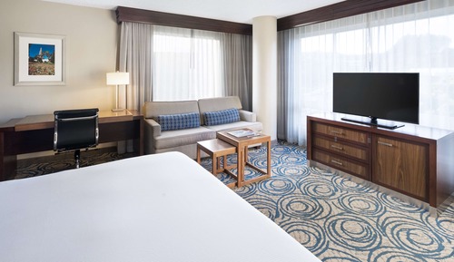 Room, 1 King Bed, Corner
