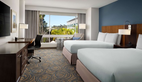 Standard Room, 2 Queen Beds (Non-Smoking)