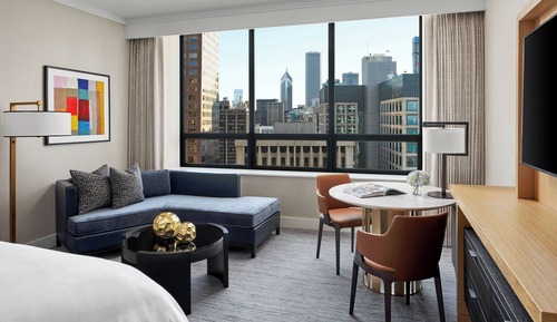Room, 1 King Bed, City View (Mobility Accessible, Tub)