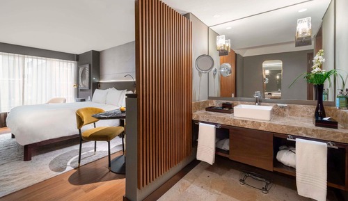 Luxury Room, 1 King Bed