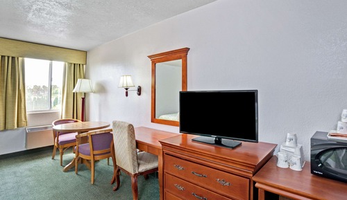 Standard Room, 2 Queen Beds, Non Smoking
