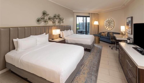 2 Queen Beds, Pool View, Accessible, Bathtub (Verdant Veranda)