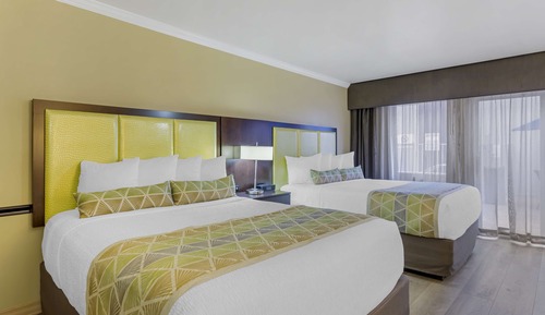 Standard Room, 2 Queen Beds, Refrigerator & Microwave, Poolside