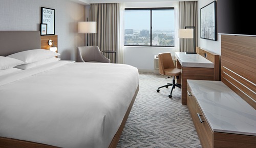 Standard Room, 1 King Bed