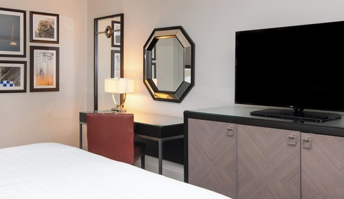Club Room, 1 King Bed
