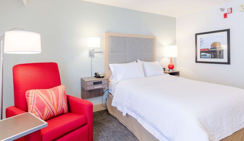 1 Queen Bed with Accessible Tub- ADA