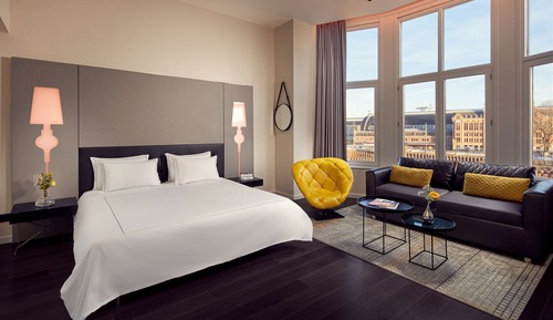 Executive Room, 1 King Bed (Canal View)
