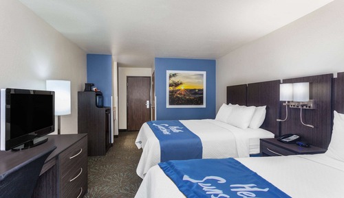 Standard Room, 2 Queen Beds (Pet Friendly)