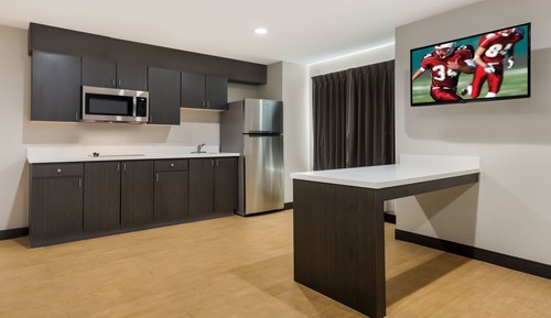 Deluxe Room, 1 King Bed, Non Smoking, Kitchen