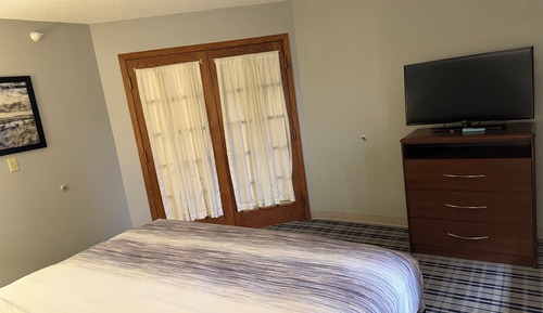 Suite, 1 King Bed, Non Smoking (One-Bedroom Suite)