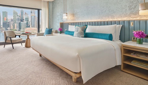 Club Room, 1 King Bed (Marina Bay View)