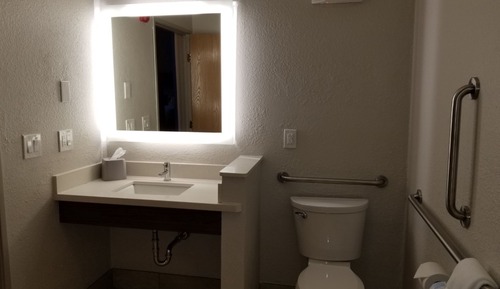 Standard Room, 2 Queen Beds, Roll-in Shower (Communications Accessible)