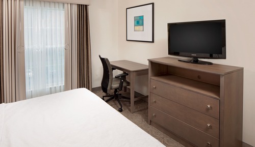 Suite, 1 King Bed, Accessible (Hearing)