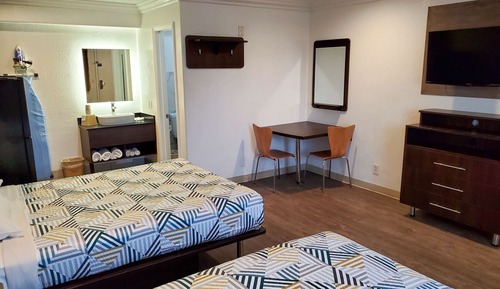 Standard Room, 2 Queen Beds, Non Smoking, Kitchenette
