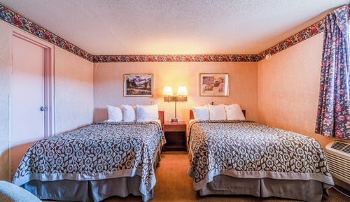 Room, Non Smoking (1 King Bed & 1 Full Bed)