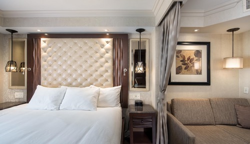 Standard Room, 1 King Bed, Non Smoking, Refrigerator (18+ Only)