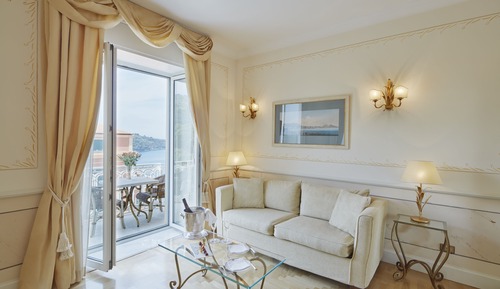 Junior Suite (Superior, Side Sea View)