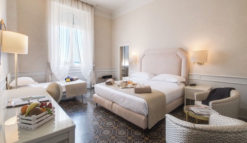 Triple Room, 1 Bedroom, Partial Sea View