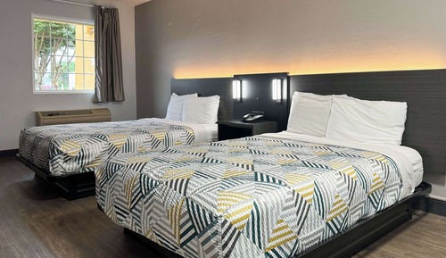 Standard Room, 2 Double Beds, Non Smoking, Refrigerator & Microwave