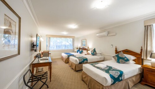 Deluxe Family Room